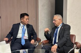 تفاصيل لقاء وزير الصحة مصطفى الفرجاني مع وزير الصحة الصيني في جنيف 2026