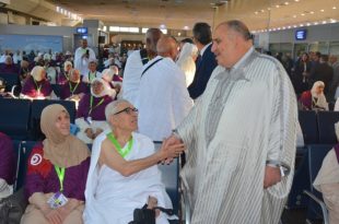 الوفد الرسمي للحجيج التونسيين يصل جدة وسط انتقادات لغياب الوزراء