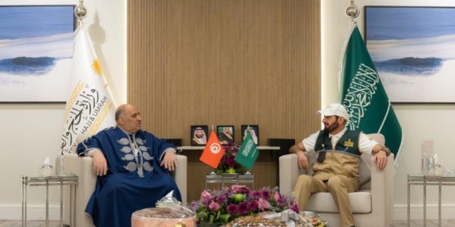 وزير الشؤون الدينية يسلّم رسالة قيس سعيد إلى العاهل السعودي