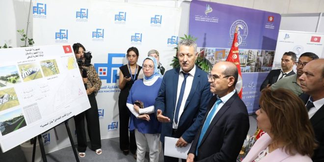 صلاح الزواري يفتتح صالون المشاريع السكنية والتمويلات 2026
