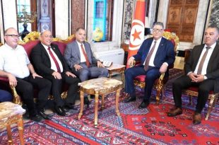 لقاء عدول الإشهاد وإبراهيم بودربالة حول قانون المهنة الجديد