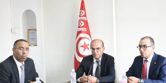 وزير الصناعة يشدد على زيادة إنتاج فسفاط قفصة والمجمع الكيميائي