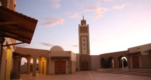 إعادة فتح 4 نزل في توزر وإدراج قرية قسطيلية بالمسلك السياحي