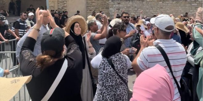 احتجاجات أصحاب الشهادات العليا المعطلين في تونس للمطالبة بالقانون 18