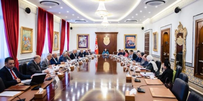 رئيسة الحكومة سارة الزعفراني تترأس مجلس وزراء لبحث الأمن الطاقي والغذائي والصحة