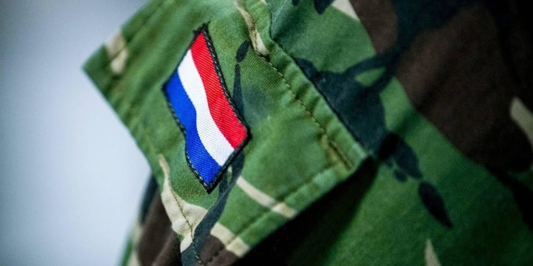حقيقة تأخير تسليم الأزياء القتالية للجيش الهولندي من المصانع التونسية