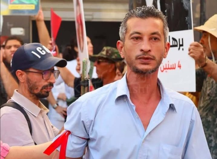 طاقة إيداع بالسجن في حق الناشط سيف الدين العرفاوي وتحديد موعد المحاكمة
