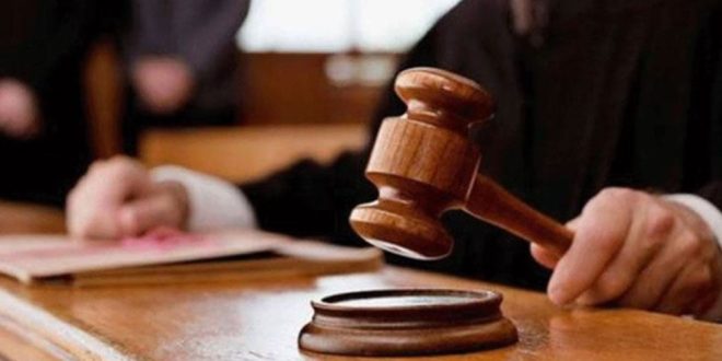 قاضي التحقيق يصر بطاقة إيداع بالسجن ضد أب ألقى بطفلتيه من الطابق الثالث
