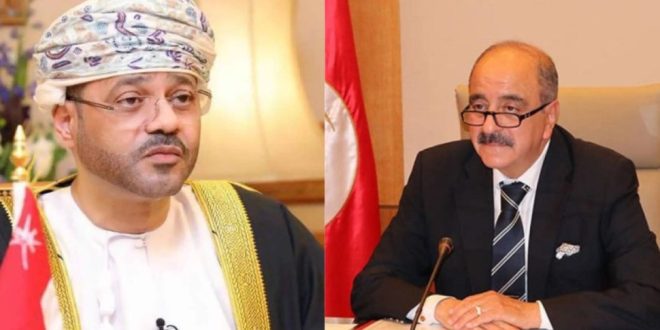 وزير الخارجية محمد علي النفطي يجري محادثات هاتفية مع نظيره العُماني