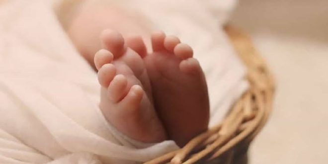 تفاصيل فاجعة بن عروس: إيقاف أب ألقى بطفلتيه الصغيرتين من شرفة شقته