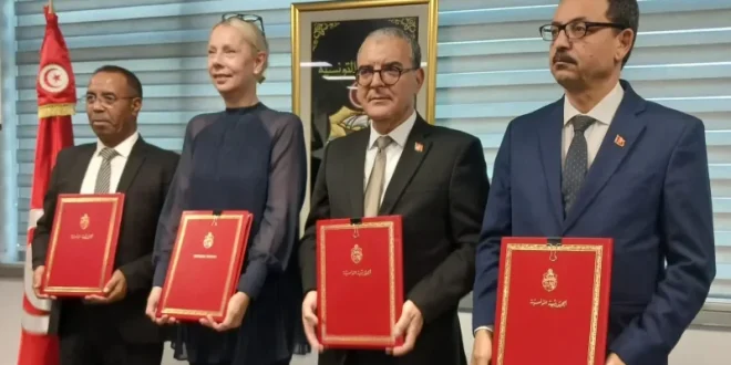 وزير الاقتصاد يوقع اتفاقيتي ضمان مع البنك الإفريقي للتنمية بأكثر من 690 مليون دينار لتمويل قطاعي المياه والصناعة