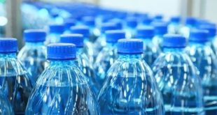أزمة المياه المعلبة في تونس: وزارة التجارة تكشف الأسباب وتكثف خطط التوزيع لاستعادة الاستقرار
