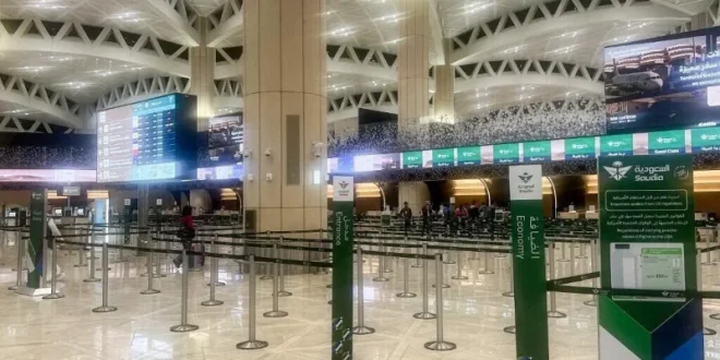 شلل في الملاحة الجوية بعد إغلاق مطار الرياض إثر هجمات دامية وتنديد دولي واسع