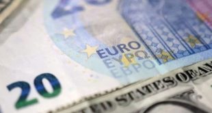 اليورو يهبط إلى أدنى مستوى في 17 شهراً أمام الدولار بفعل المخاطر السياسية في منطقة اليورو