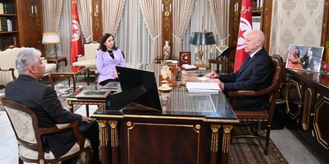 لقاء يجمع رئيس الجمهورية برئيسة الحكومة ووزير التشغيل لمتابعة تنفيذ القانون عدد 18 لسنة 2025