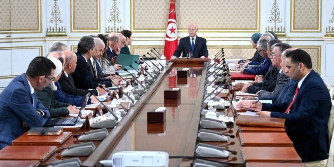 رئيس الجمهورية يؤكد مواجهة الصعوبات الاقتصادية وتلبية مطالب الشعب ومواصلة مسار الاصلاح